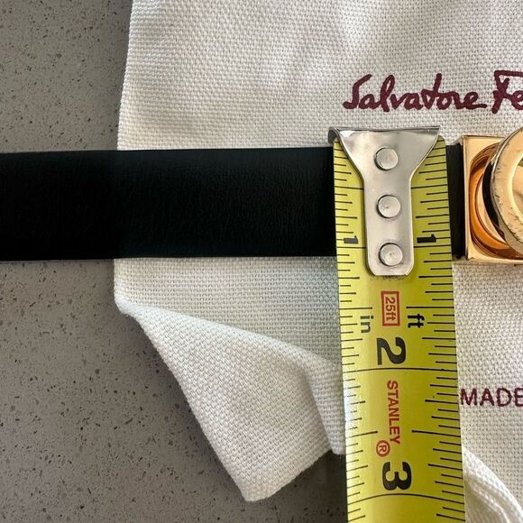 Salvatore Ferragamo Reversible & Adjustable Gancini Belt In Black/Red Leather - Picture 7 of 9